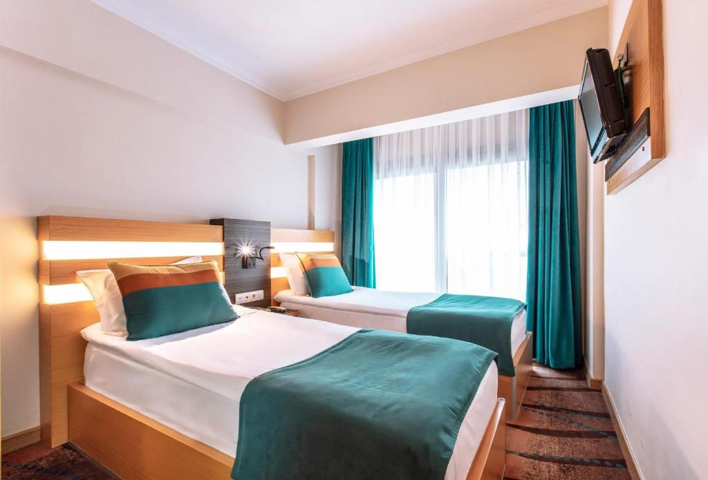 Iki Ayrı Yataklı Oda, Şehir Manzaralı