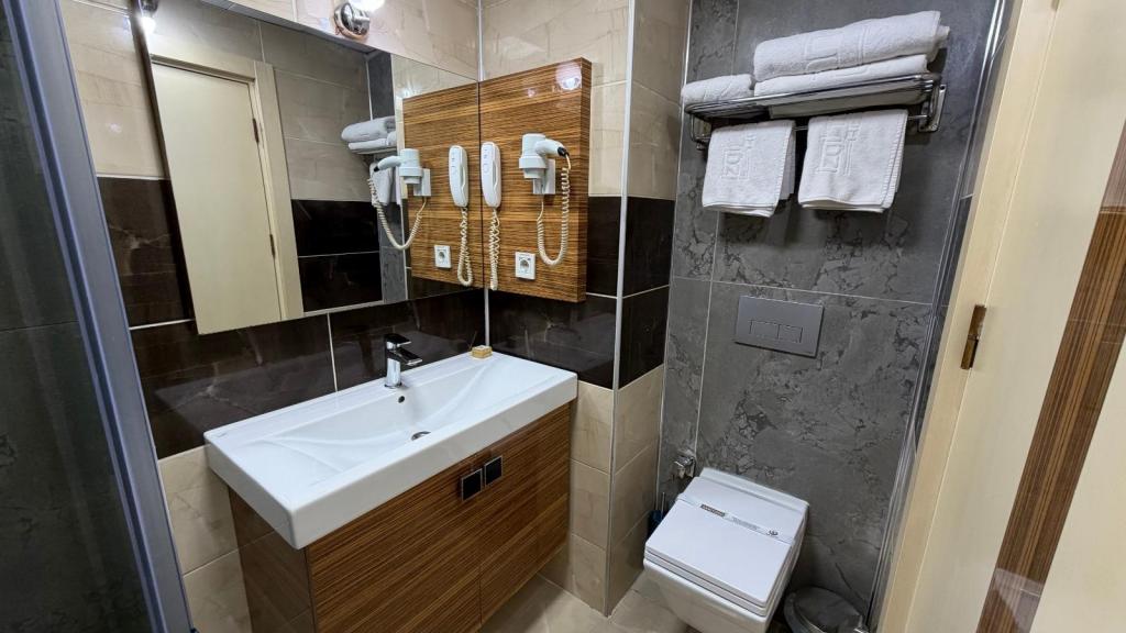 Standard Room (4 Person)