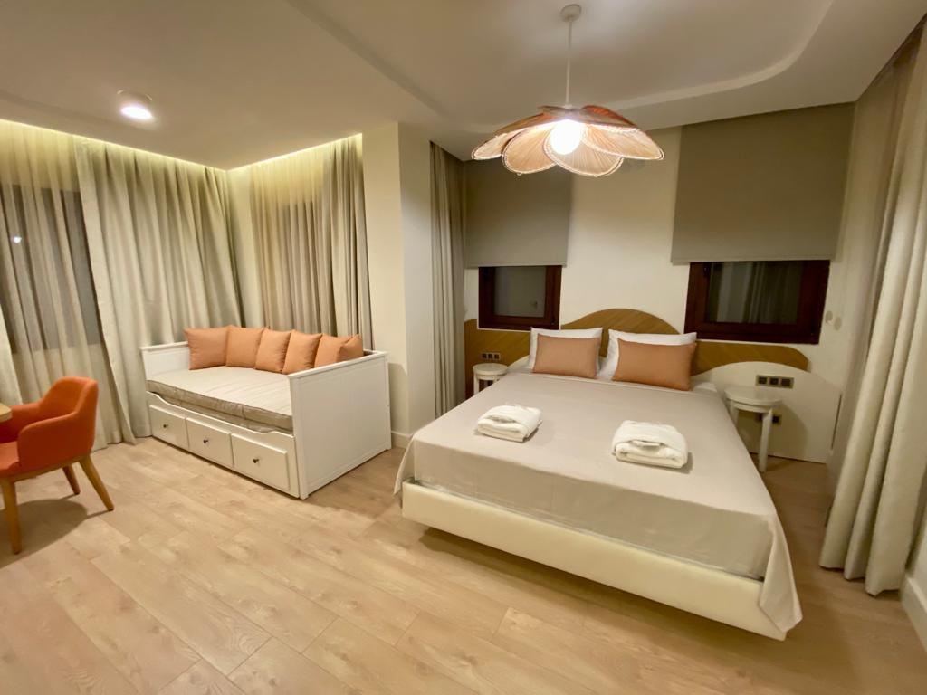 Family Room, Street View