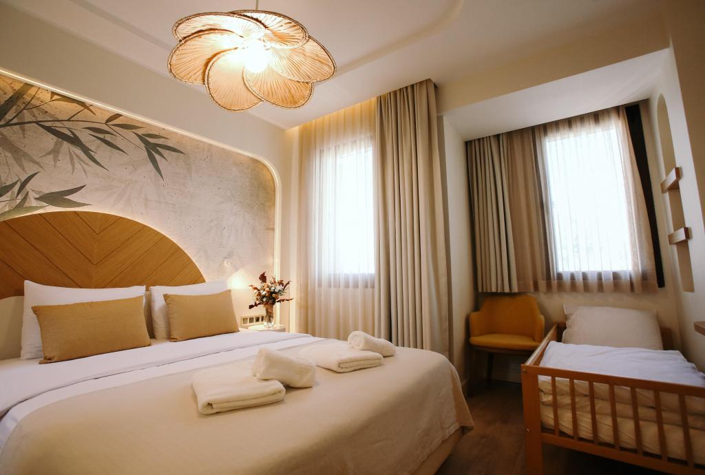 Standard Room, Street View