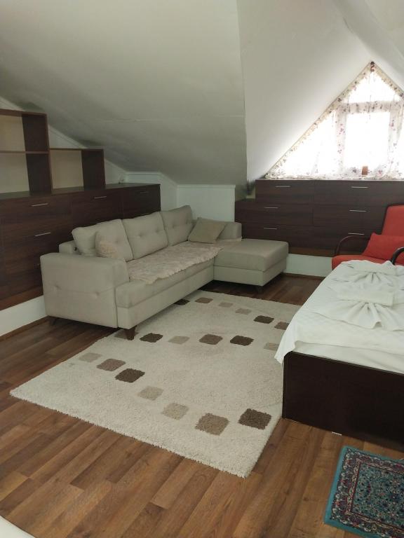 4 Kişilik Oda,Bahçe Manzaralı,Çatı Katı
