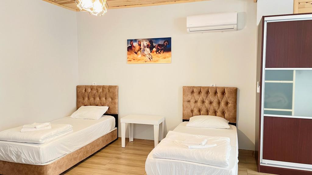 Aile Odası,Bahçe Manzaralı,Balkon veya Teraslı