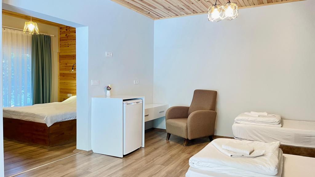 Aile Odası,Bahçe Manzaralı,Balkon veya Teraslı