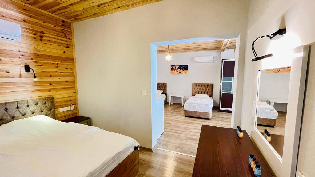 Aile Odası,Bahçe Manzaralı,Balkon veya Teraslı
