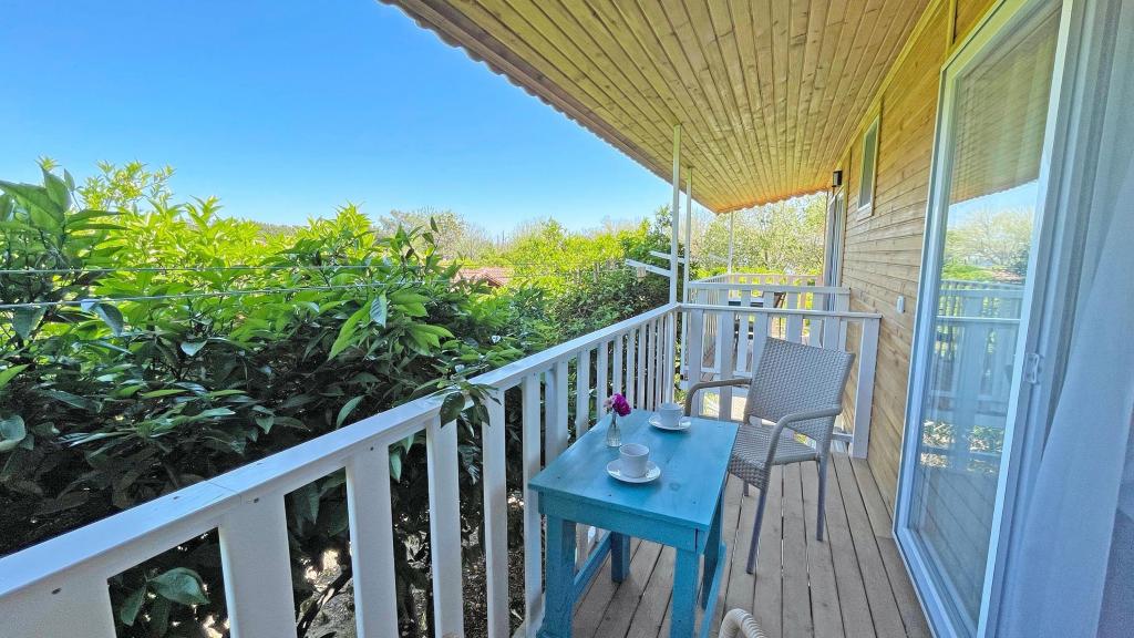 Bungalow 3 Kişilik Oda,Bahçe Manzaralı,1. Kat