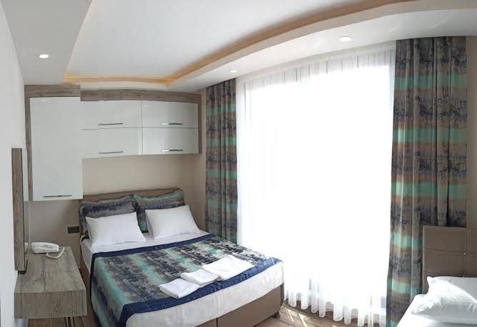 Standart Oda, Cadde Manzaralı