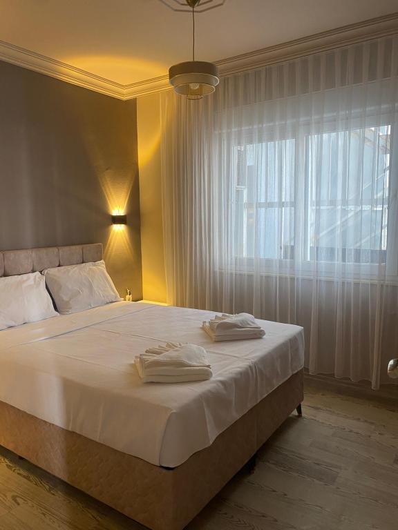 Suit Oda, Cadde Manzaralı