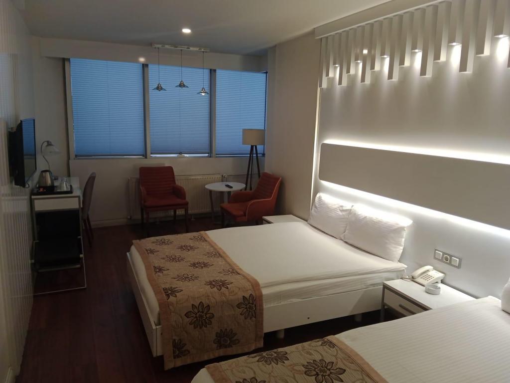 Triple,Şehir Manzaralı,Klimalı