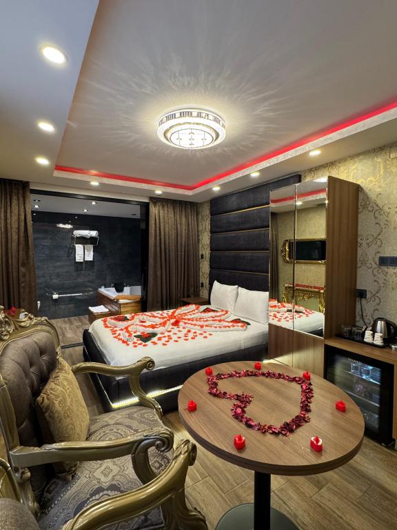 Suit Oda, Şehir Manzaralı