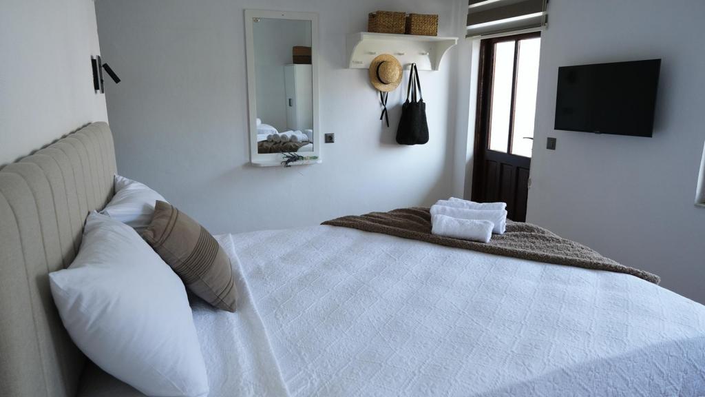 Deluxe Oda, Kısmi Deniz Manzaralı (3 Kişilik, Balkonlu)