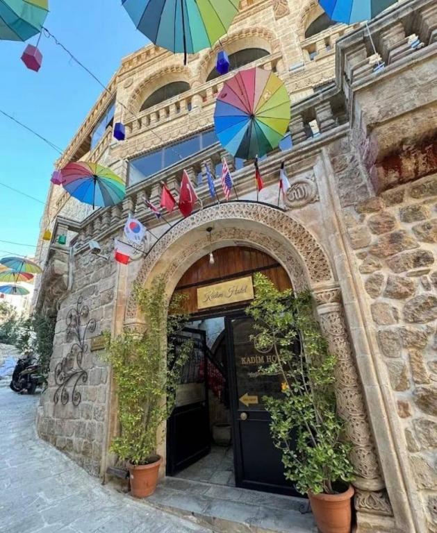 Kadim Hotel