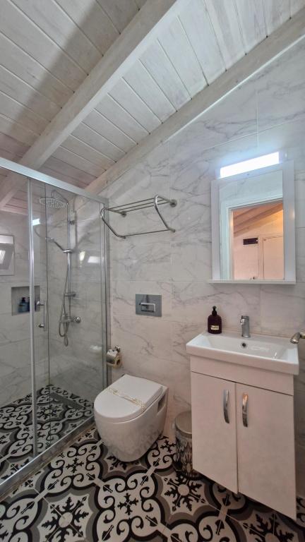 Çatı Katı Standart Oda,Bahçe Manzaralı,2. Kat