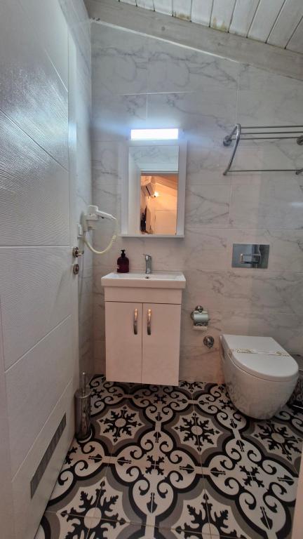 Çatı Katı Standart Oda,Köy Manzaralı,2. Kat