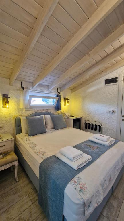 Çatı Katı Standart Oda,Köy Manzaralı,2. Kat