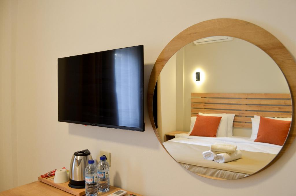 Ground Floor Room, City View