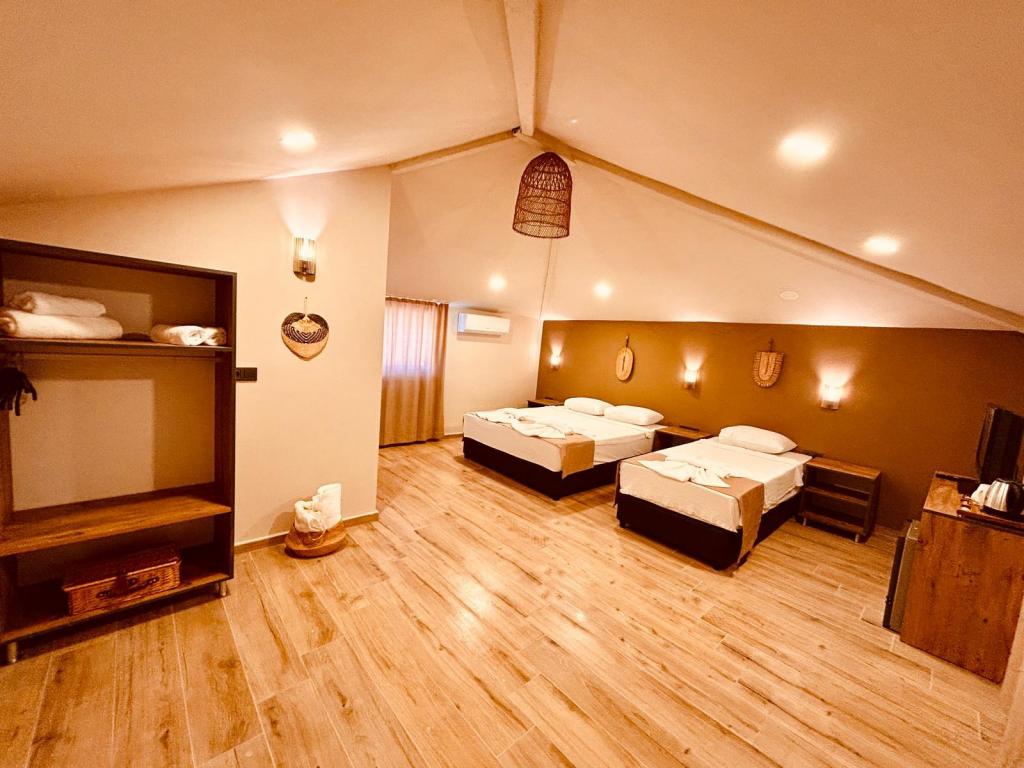 Classic Room, Courtyard View