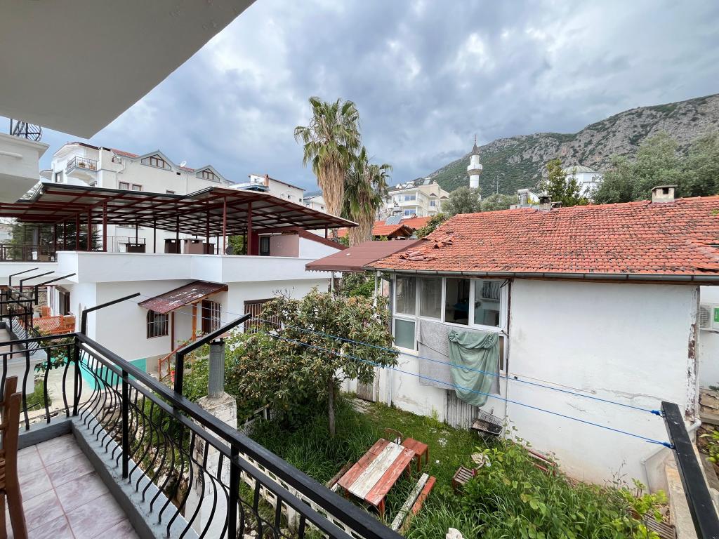 Triple,bahçe Manzaralı,balkonlu