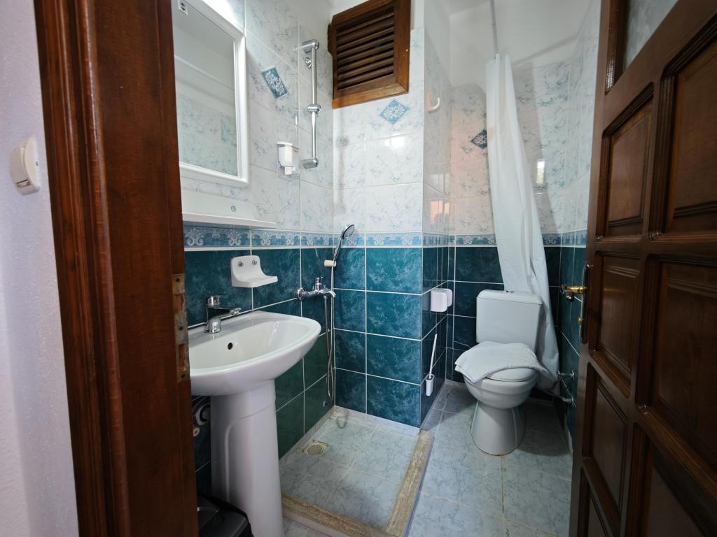 Triple,bahçe Manzaralı,balkonlu