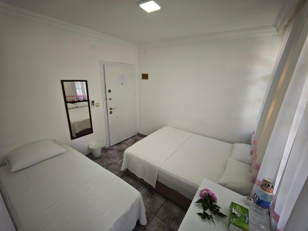 Triple,bahçe Manzaralı,balkonlu