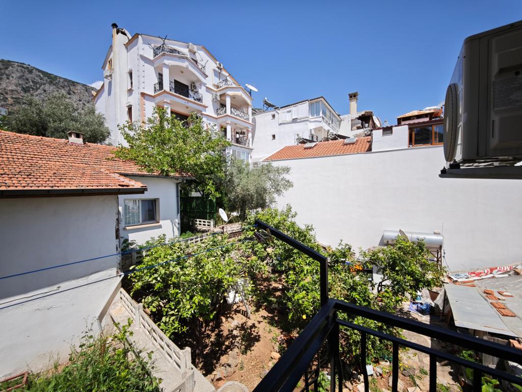 Triple,bahçe Manzaralı,balkonlu