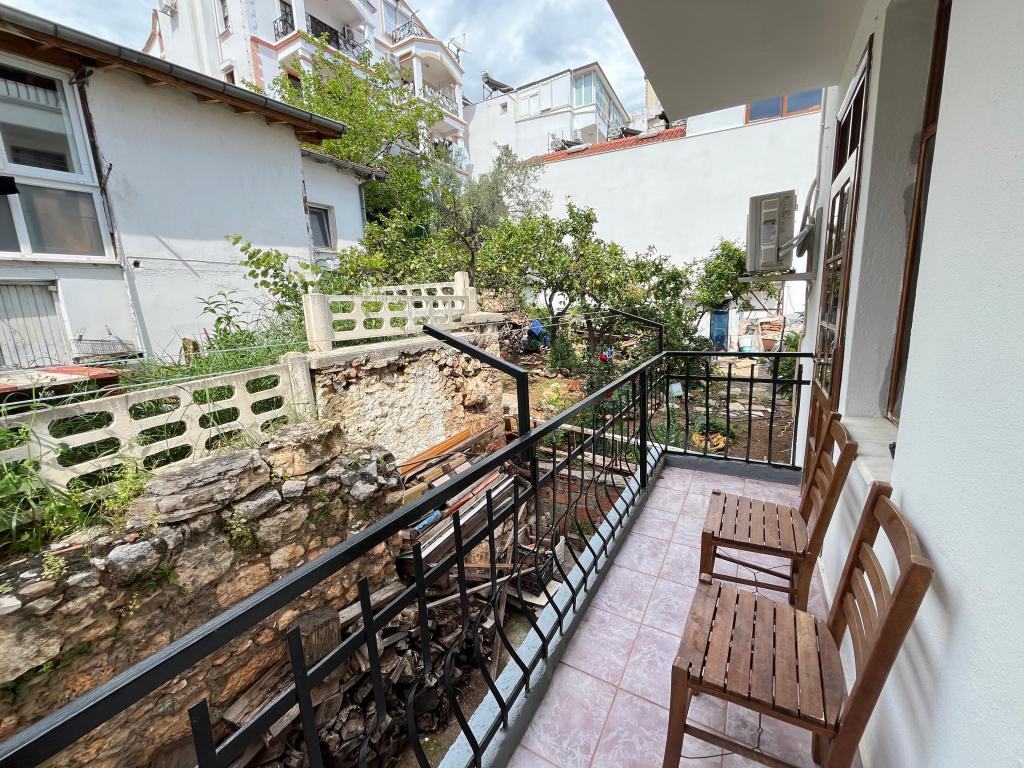 Triple,bahçe Manzaralı,balkonlu
