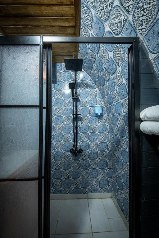 Cave Oda, Avlu Manzaralı