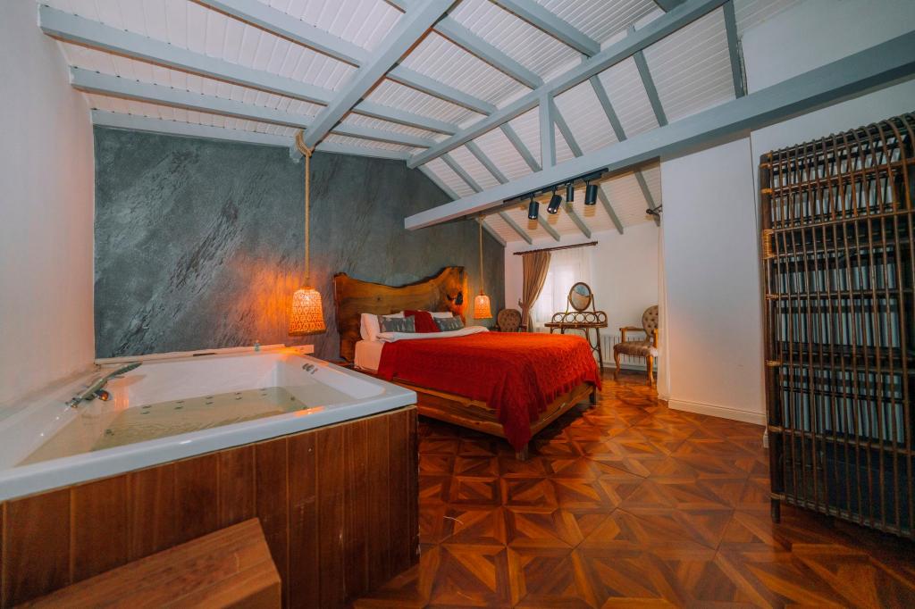 Villa,Havuz ve Bahçe Manzaralı,Şömineli ve Jakuzili