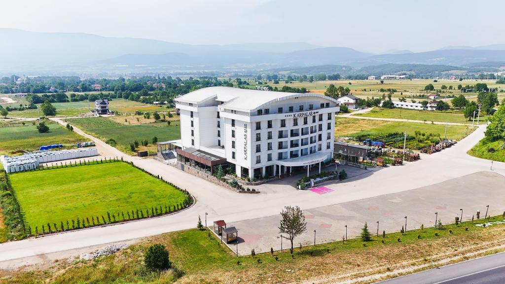 Karpalas City Hotel & Spa