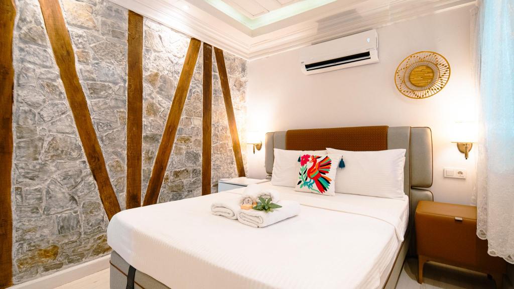 Standard Room, Land View