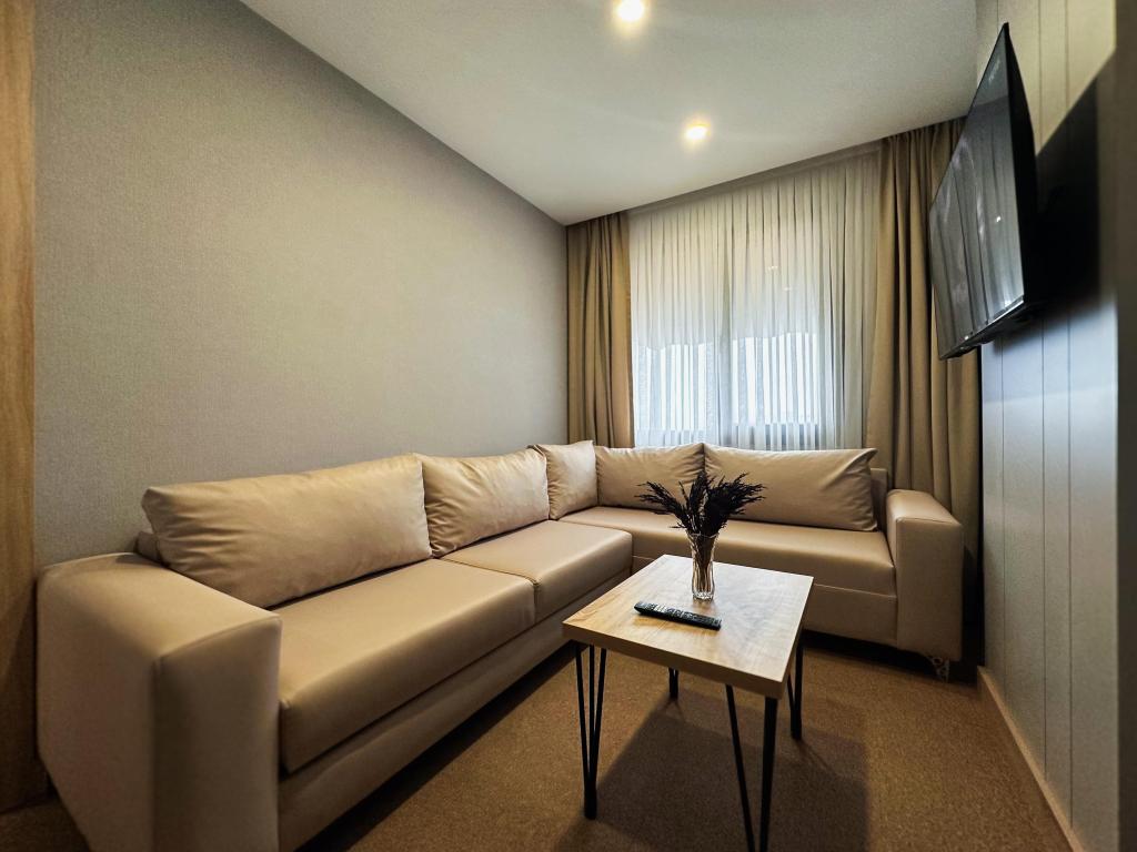 Junior Suit Oda, Deniz Manzaralı (Balkonlu)