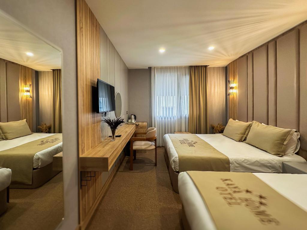 Aile Odası 3 Kişilik,Şehir Manzaralı,Balkonsuz