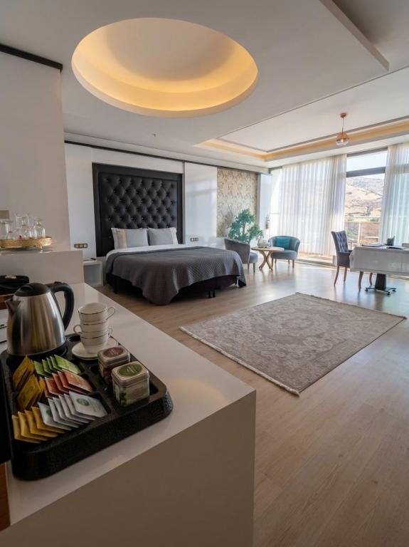 Suite,Dağ Manzaralı,Jakuzili ve Balkonlu
