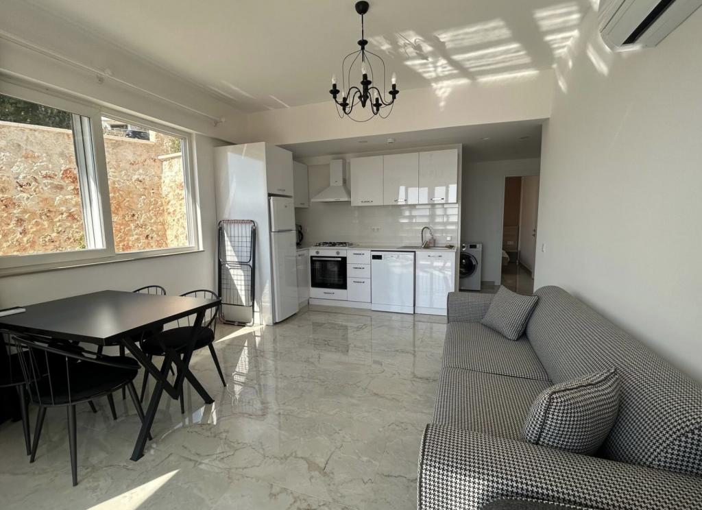 Suit 1+1 Daire Bahçe Katı Oda, Bahçe Manzaralı (3 Kişilik)