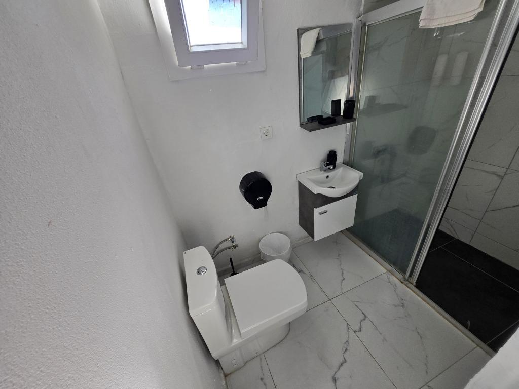 Üç Kişilik Oda