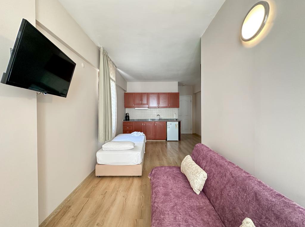 Suite,Bahçe Manzaralı,Balkonlu