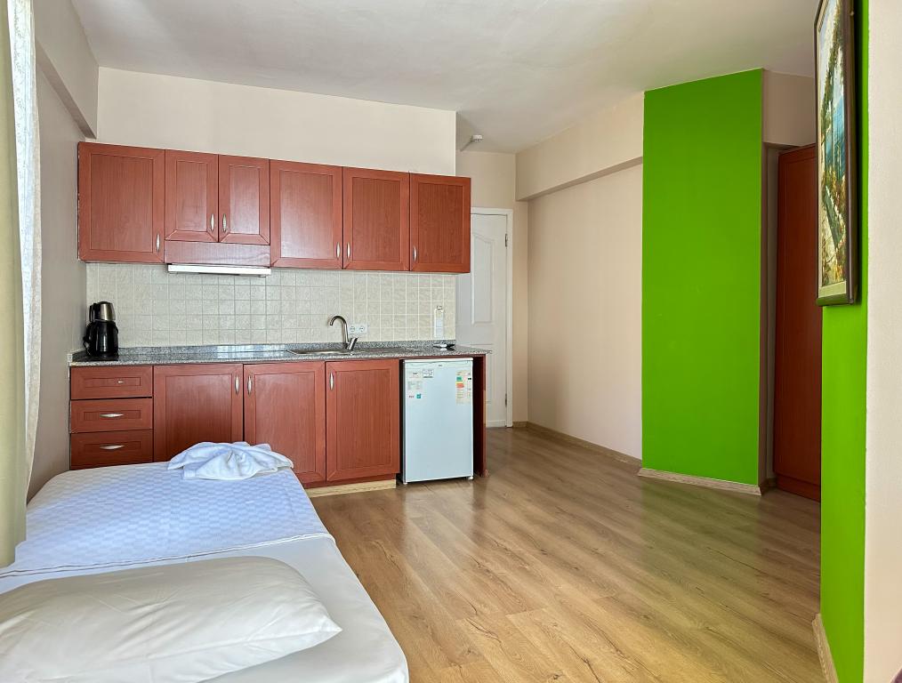 Suite,Bahçe Manzaralı,Balkonlu