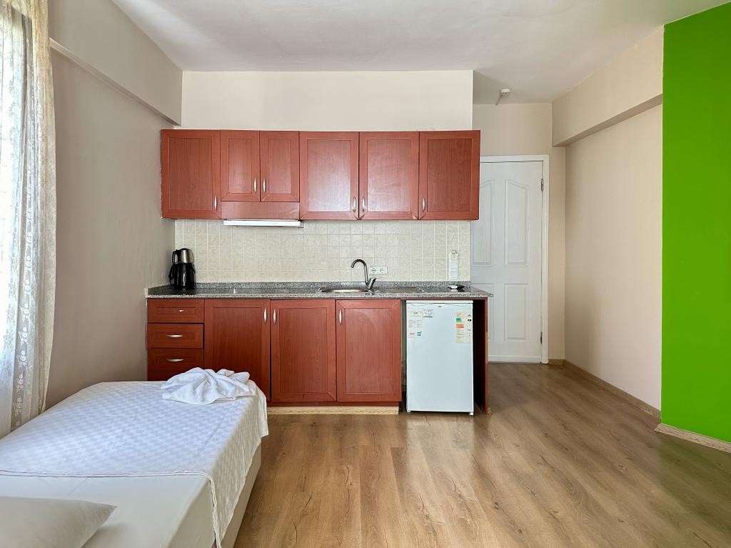 Suite,Bahçe Manzaralı,Balkonlu