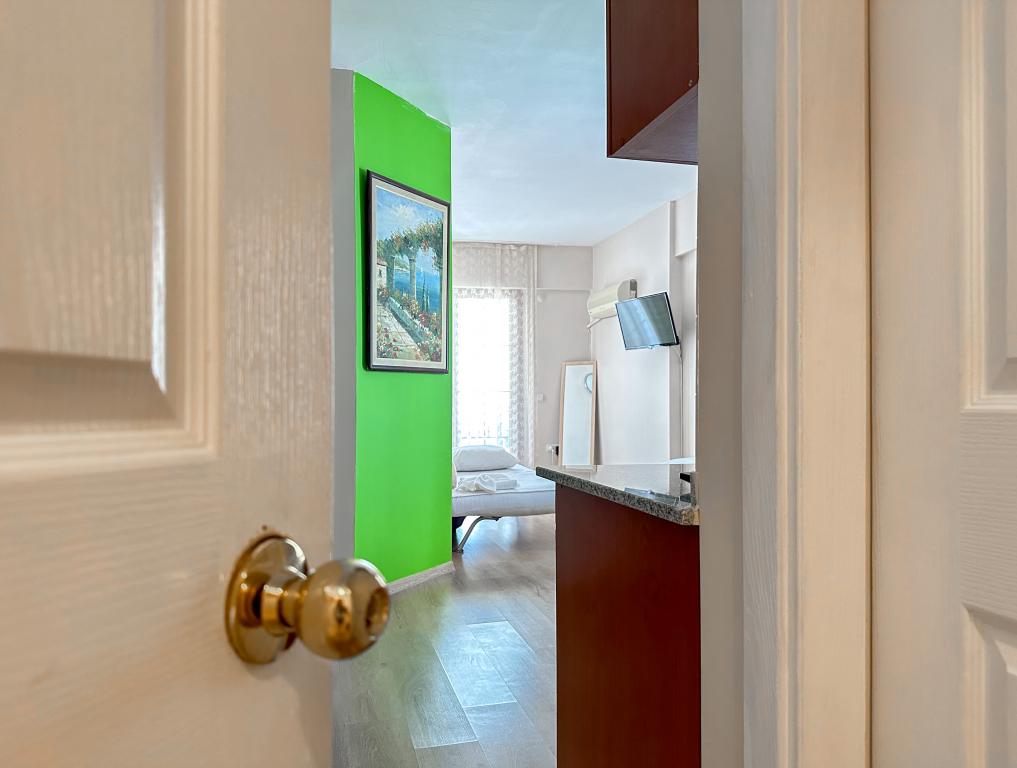 Suite,Bahçe Manzaralı,Balkonlu