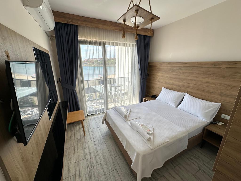 Standard Room, Sea View (Balcony)