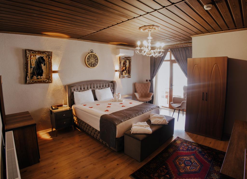 Corner Suite - Jakuzili,Şehir veya Dağ Manzaralı,2. Kat
