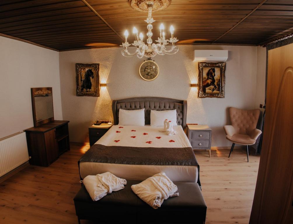 Corner Suite - Jakuzili,Şehir veya Dağ Manzaralı,Balkonlu