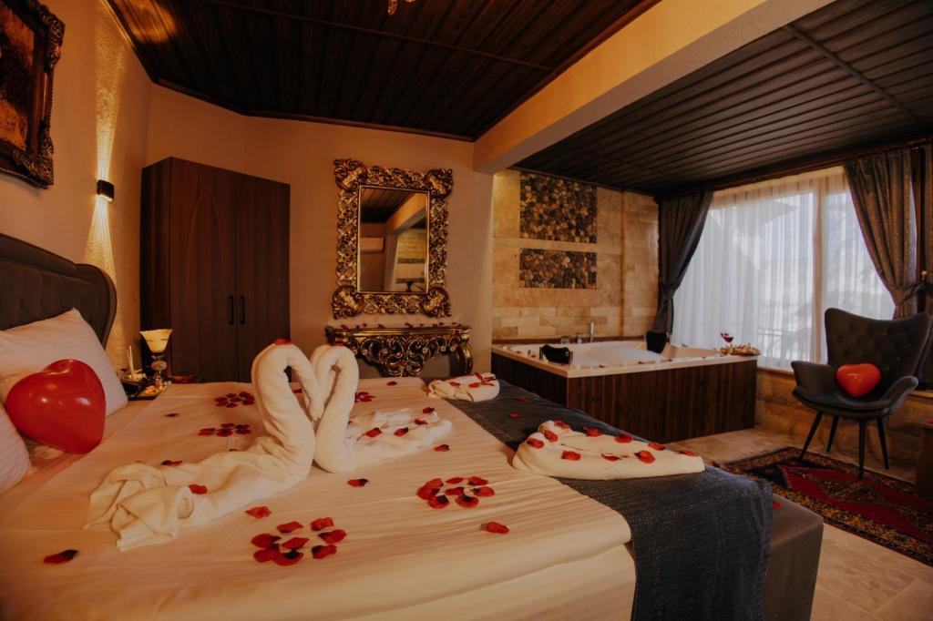 Dark Room with Jakuzzi,Şehir Manzaralı,2. Kat