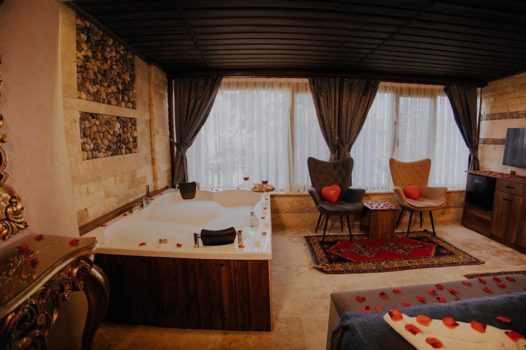 Dark Room with Jakuzzi,Şehir Manzaralı,2. Kat