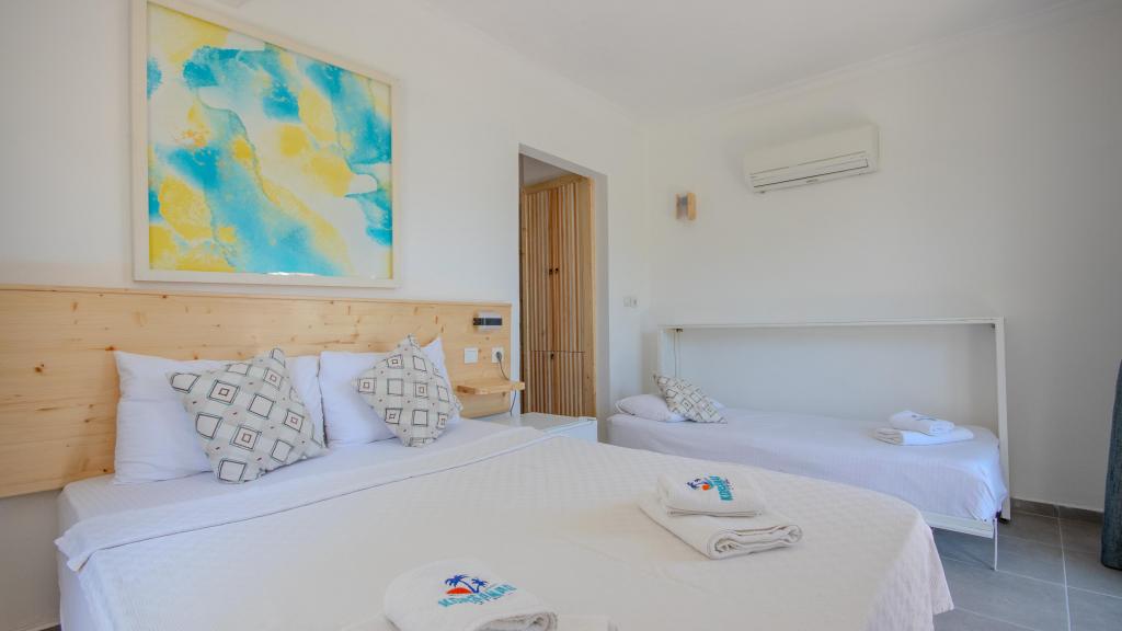 Triple,Kısmi Deniz Manzaralı,Balkonlu