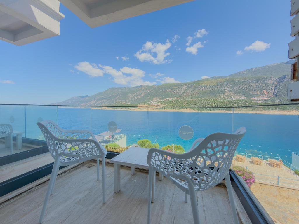Standart Oda,Deniz Manzaralı,Balkonlu