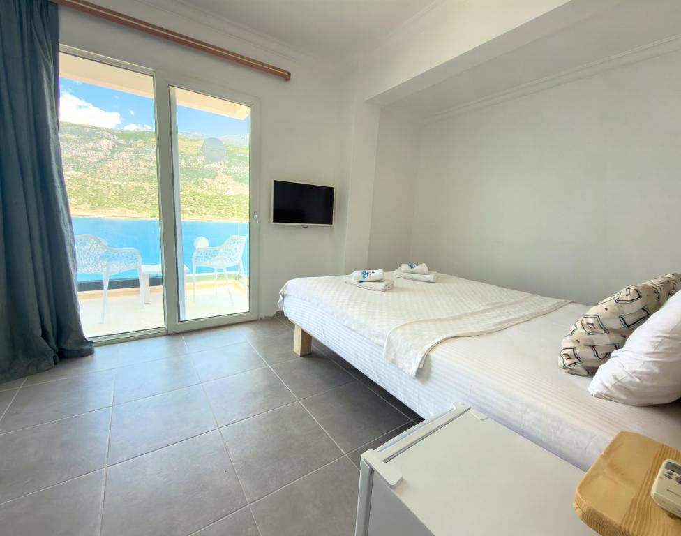 Triple,Deniz Manzaralı,Balkonlu