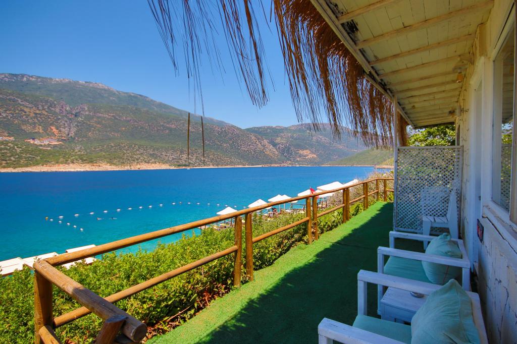 Deluxe Oda,Deniz Manzaralı,Balkonlu