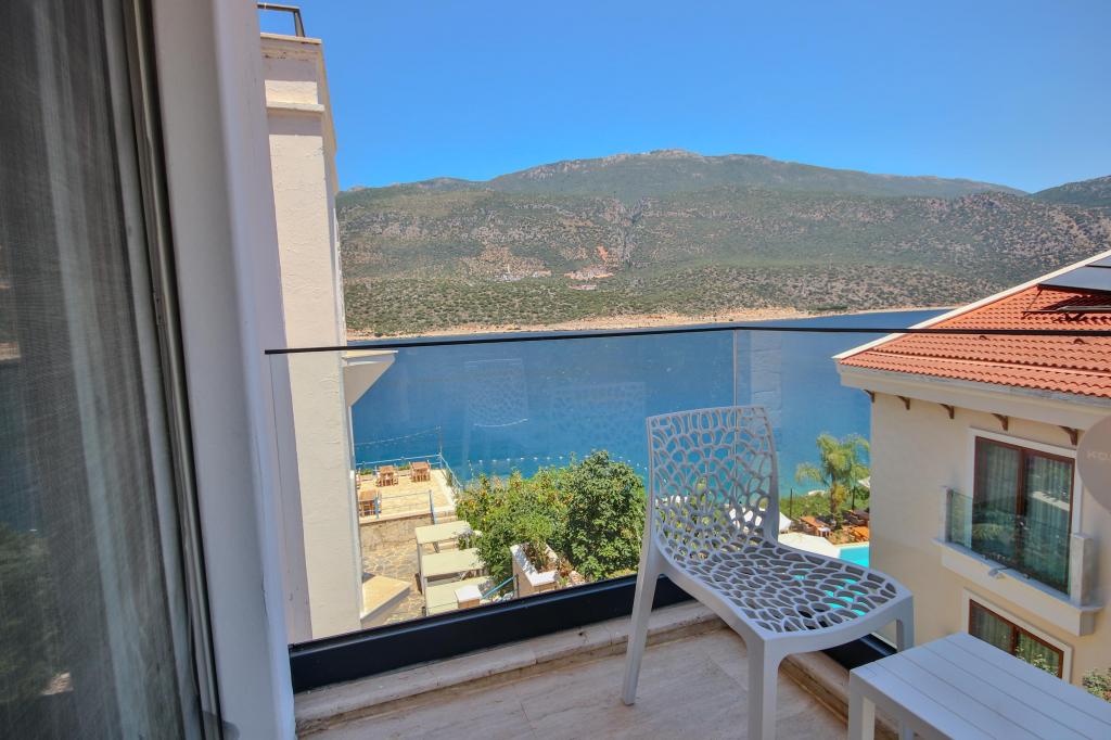Standart Oda,Kısmi Deniz Manzaralı,Balkonlu