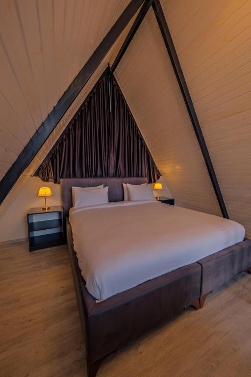 Bungalow,Göl Manzaralı,Isıtmalı Özel Havuzlu