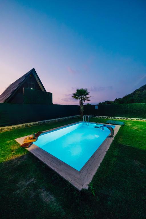 Bungalow,Göl Manzaralı,Isıtmalı Özel Havuzlu
